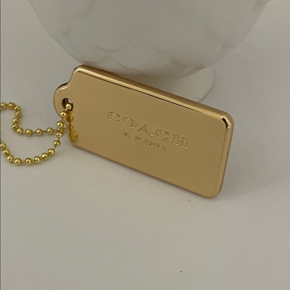 Coach Large Gold Tone Metal Hang Tag Key Fob Bag Charm - Picture 3 of 8